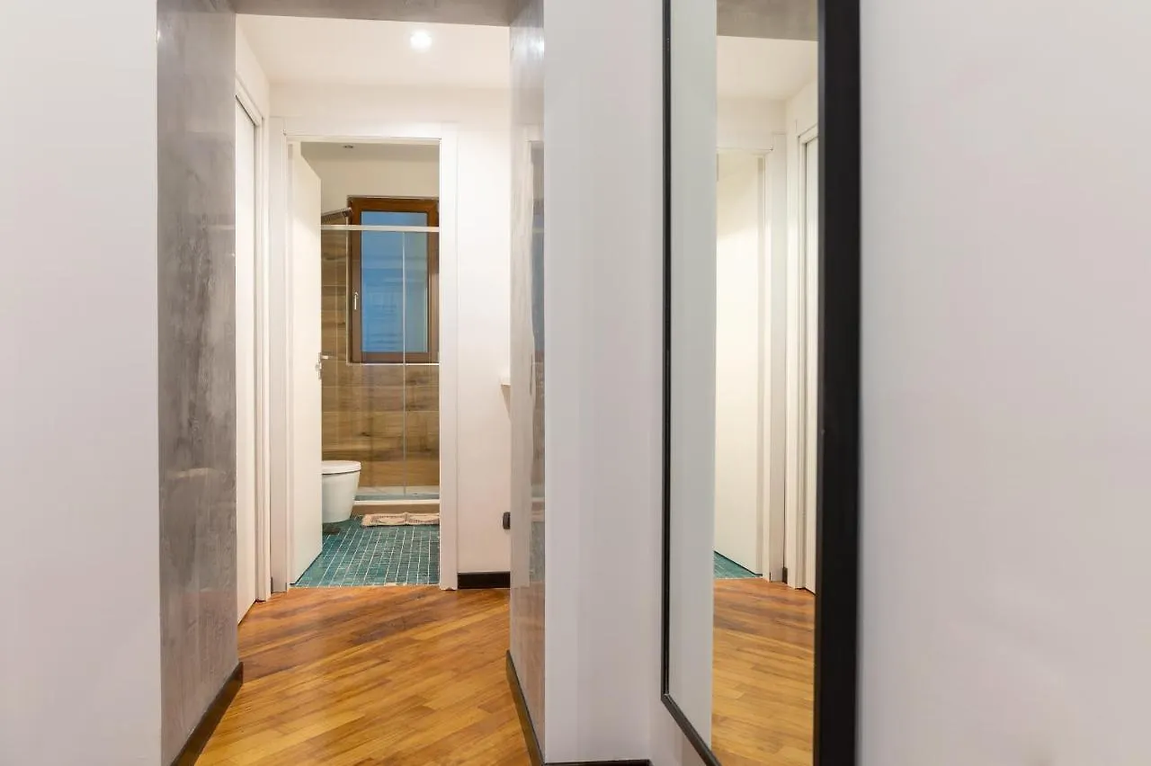 نابولي Roomito Apartments إيطاليا