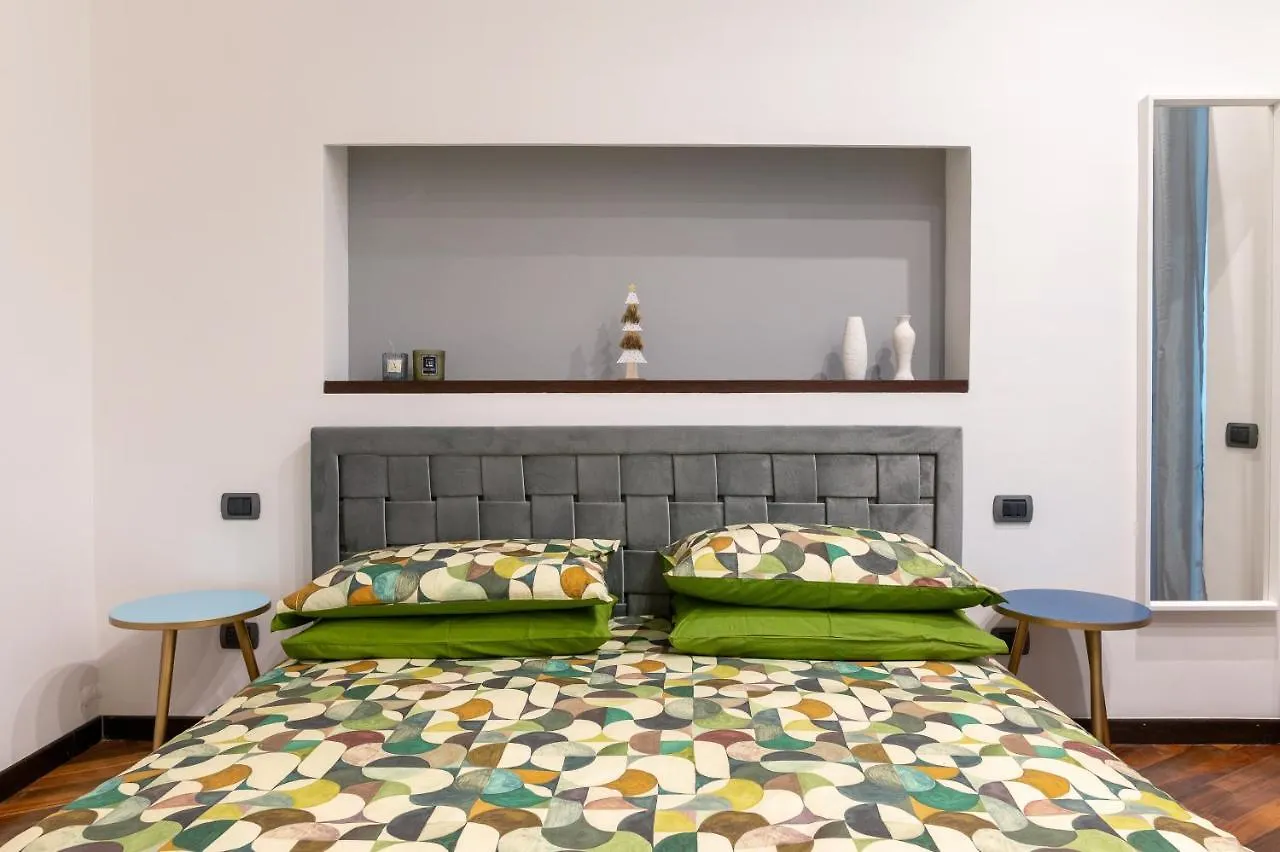 Roomito Apartments Naples Italy