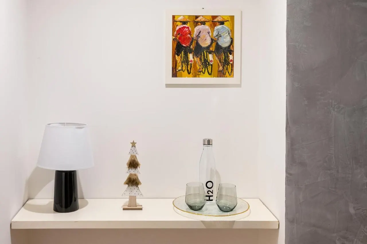 Roomito Apartments Naples Italy